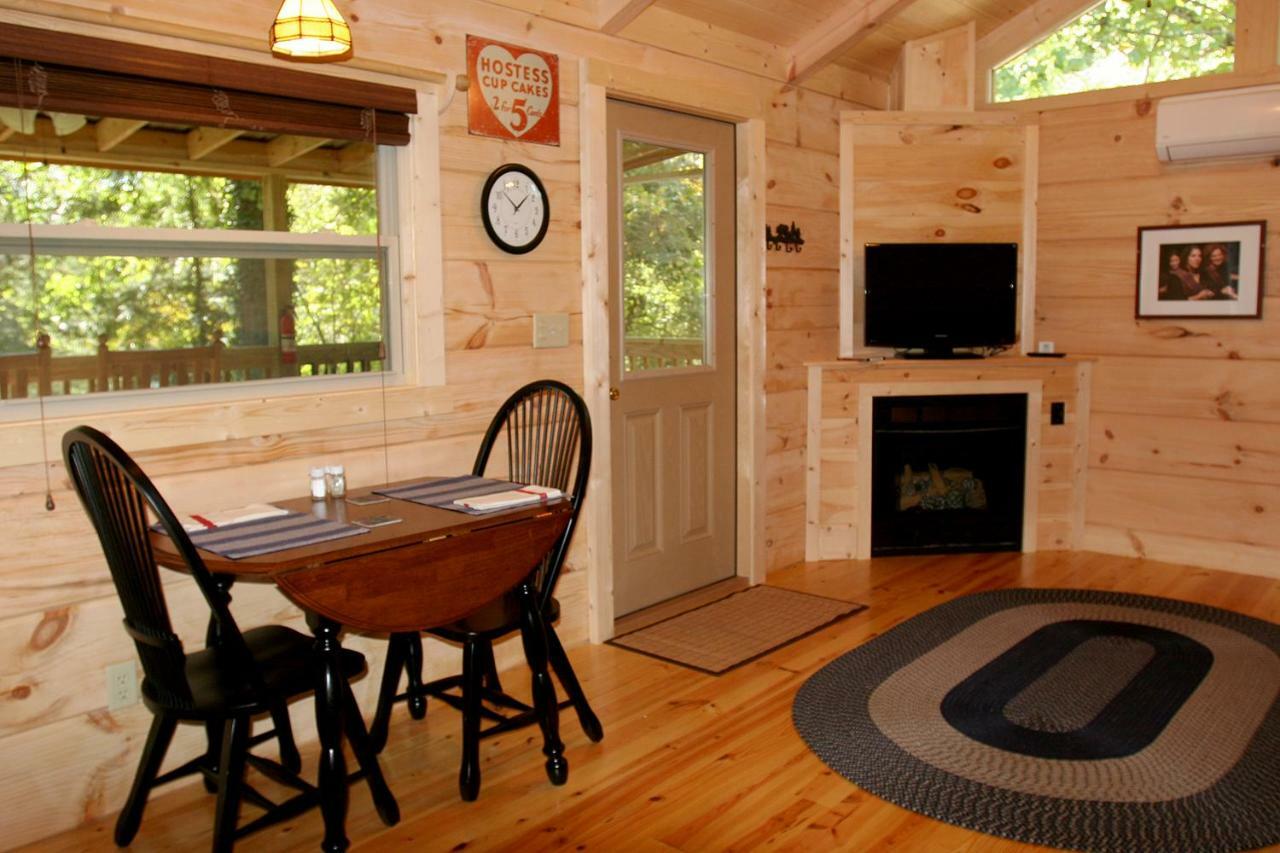 Pine Gables Cabins Villa Лейк Люр Екстериор снимка