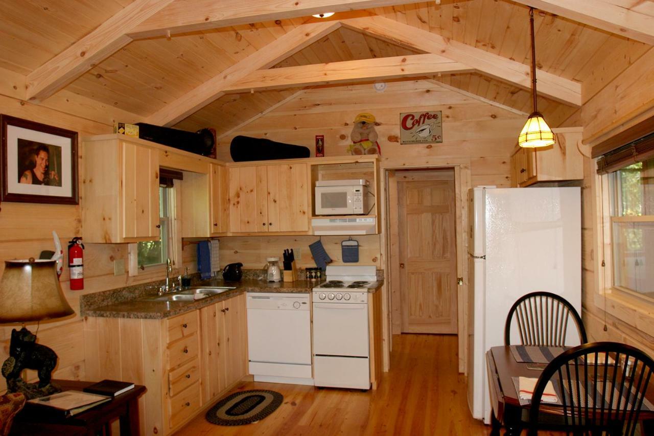 Pine Gables Cabins Villa Лейк Люр Екстериор снимка