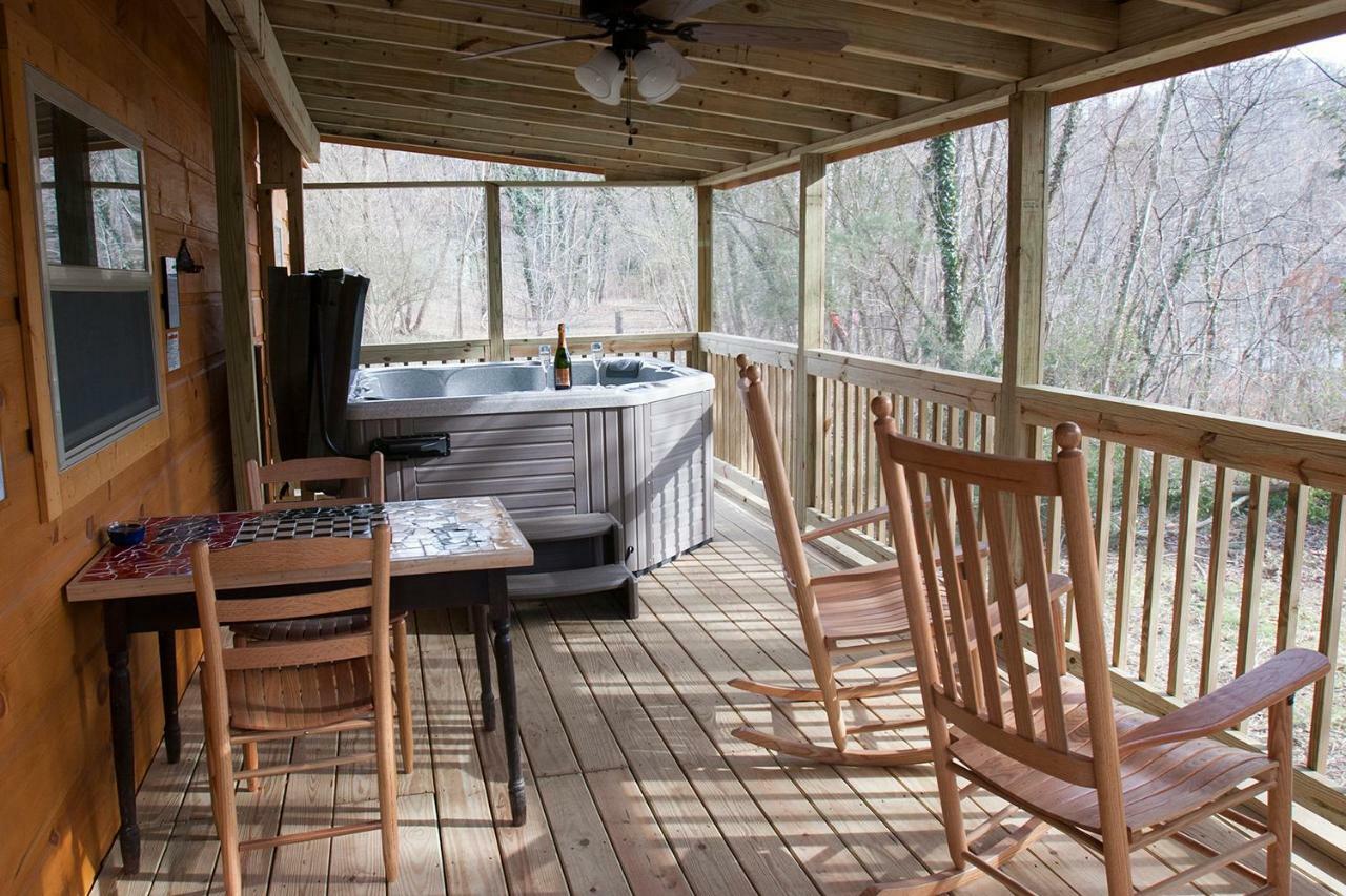 Pine Gables Cabins Villa Лейк Люр Екстериор снимка
