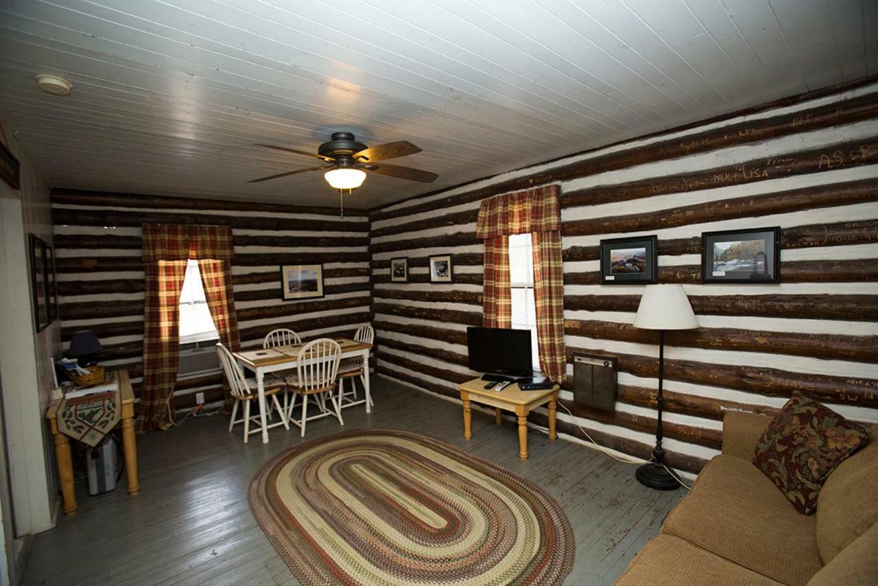 Pine Gables Cabins Villa Лейк Люр Екстериор снимка