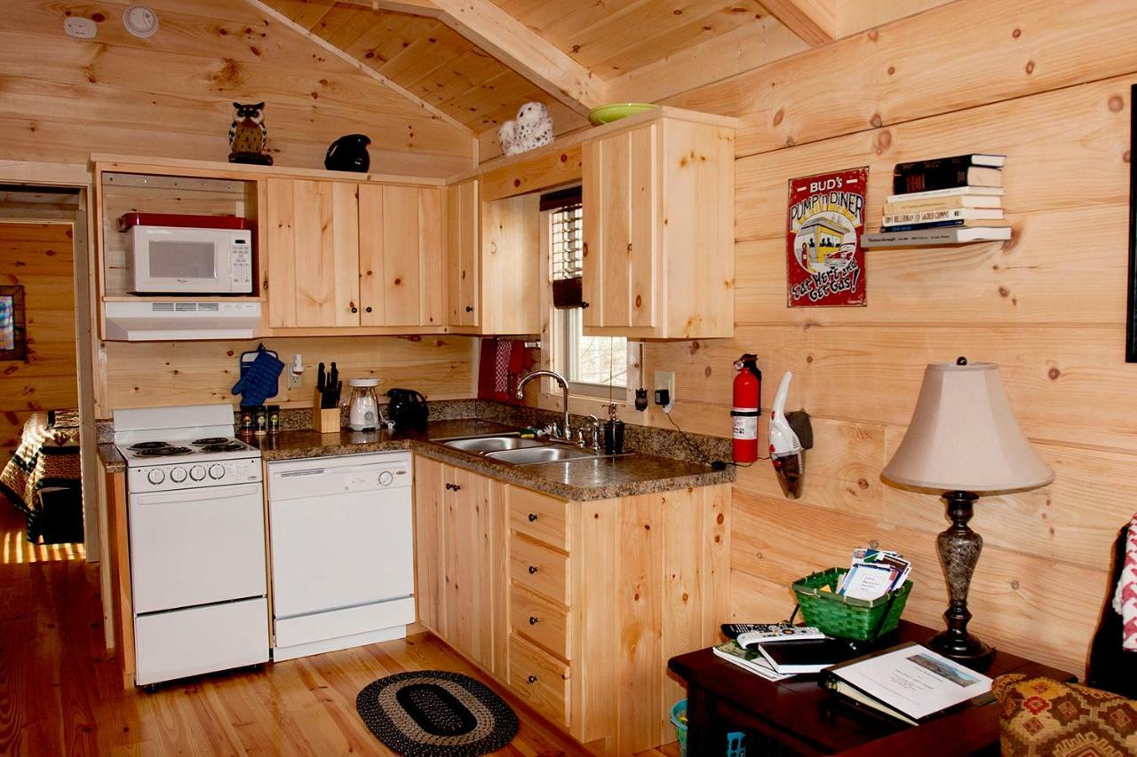 Pine Gables Cabins Villa Лейк Люр Екстериор снимка