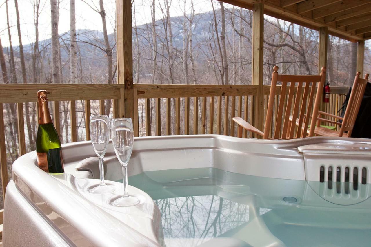 Pine Gables Cabins Villa Лейк Люр Екстериор снимка