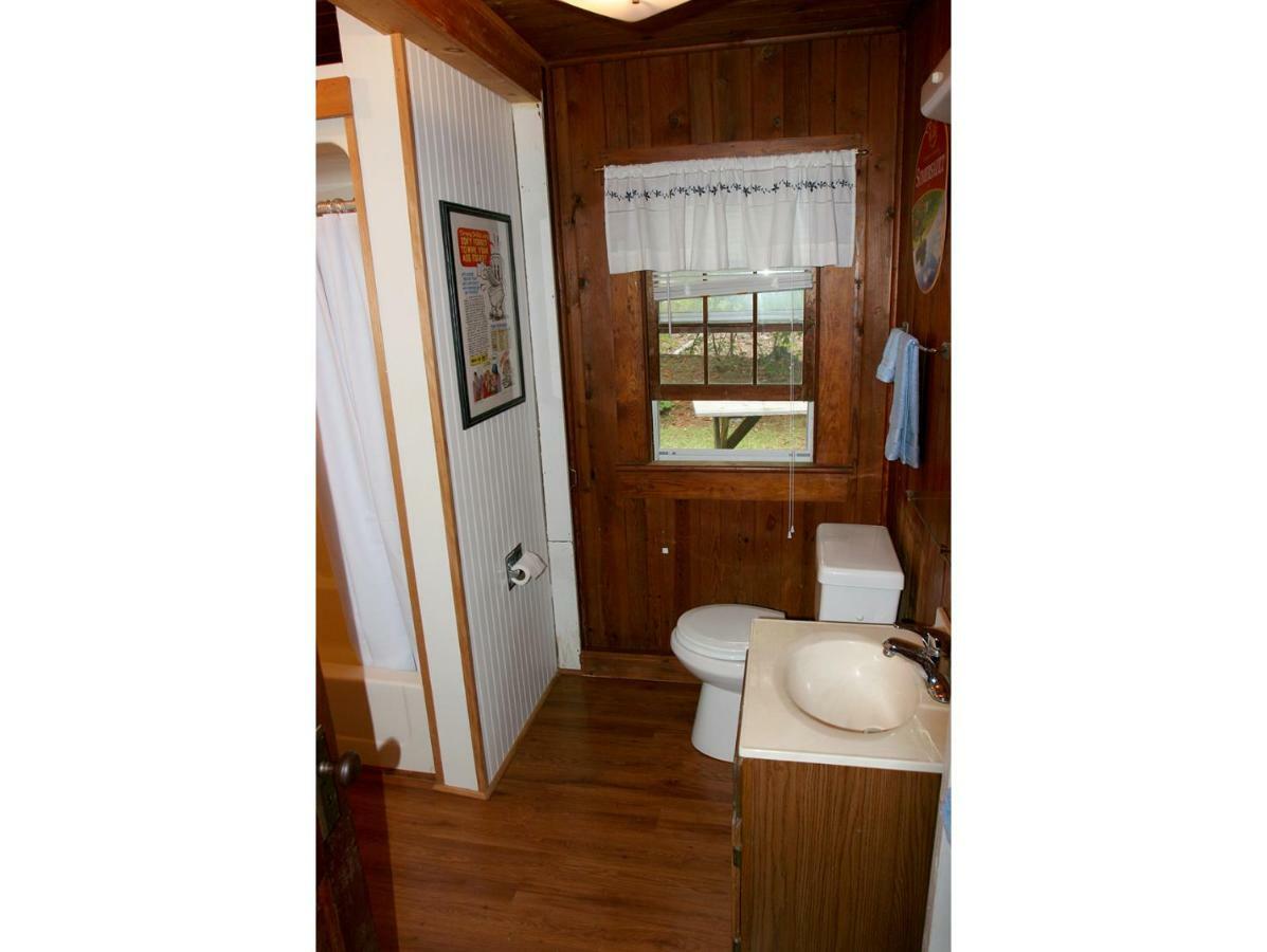 Pine Gables Cabins Villa Лейк Люр Екстериор снимка
