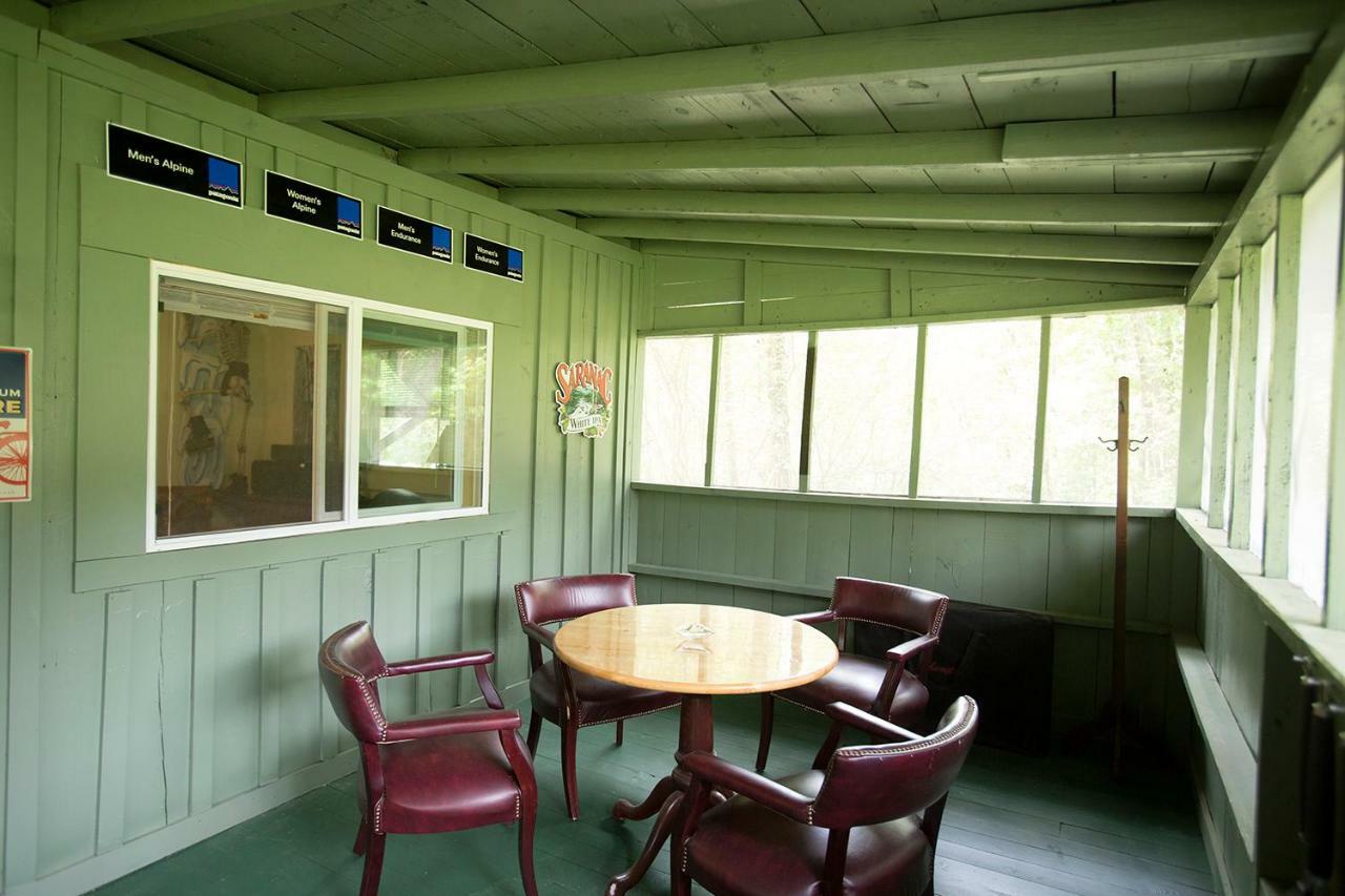 Pine Gables Cabins Villa Лейк Люр Екстериор снимка