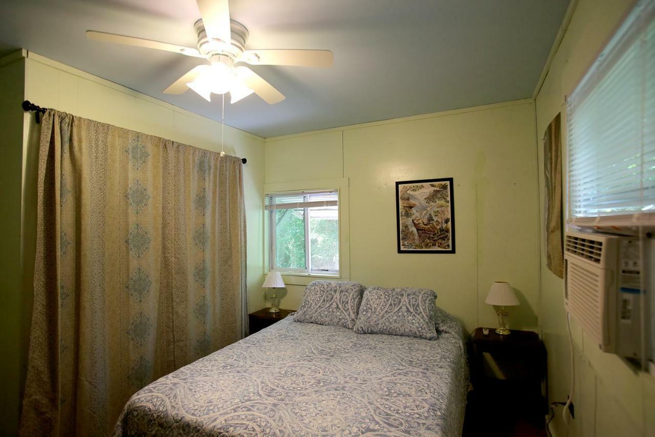 Pine Gables Cabins Villa Лейк Люр Екстериор снимка