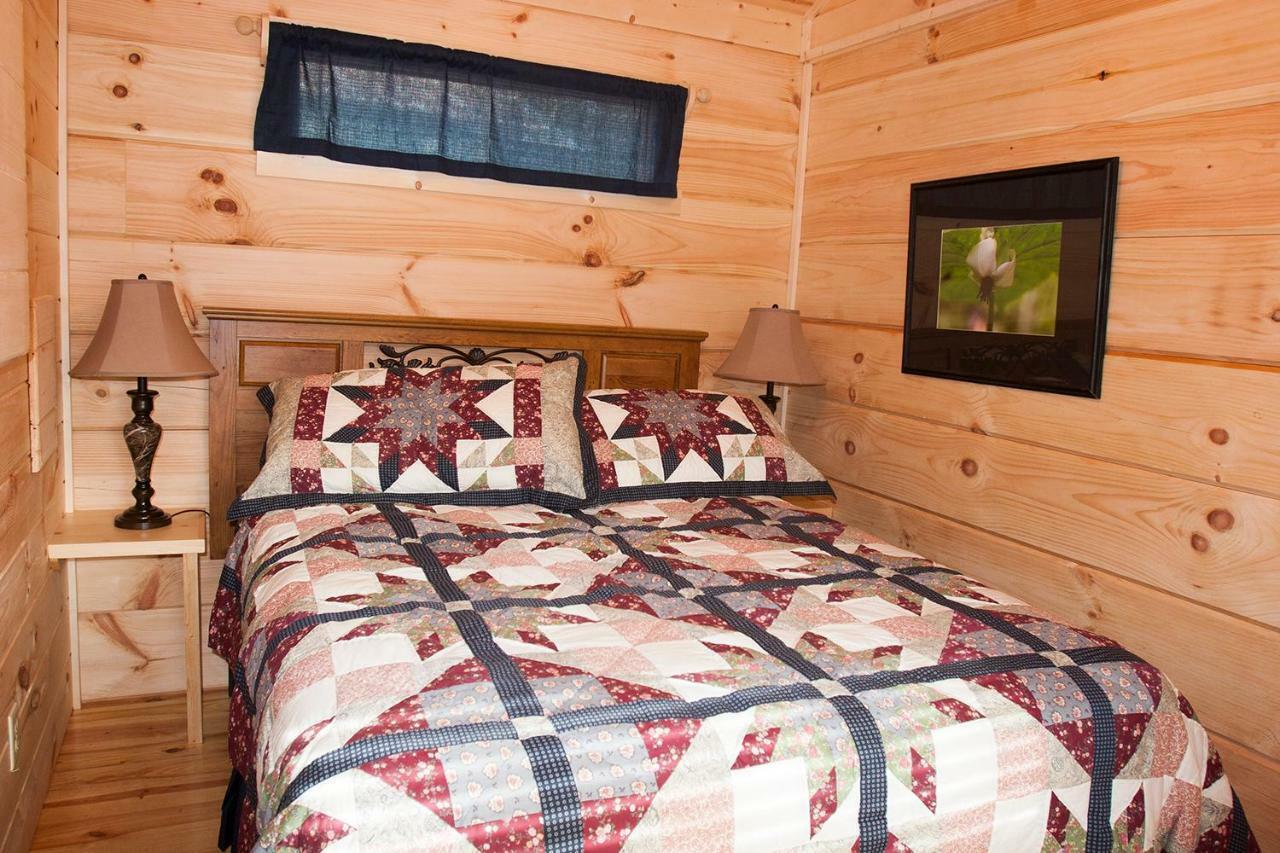 Pine Gables Cabins Villa Лейк Люр Екстериор снимка