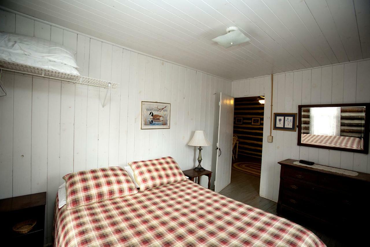 Pine Gables Cabins Villa Лейк Люр Екстериор снимка