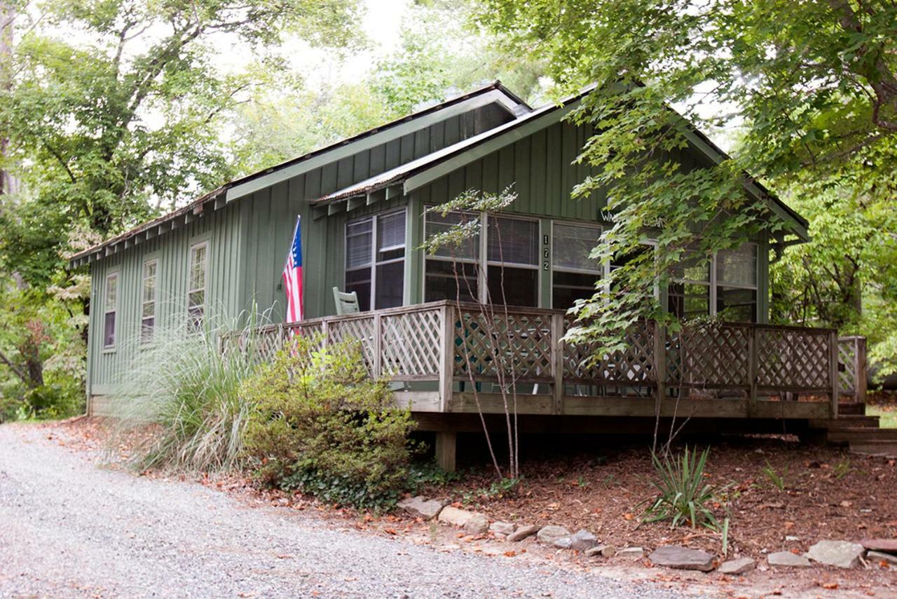 Pine Gables Cabins Villa Лейк Люр Екстериор снимка
