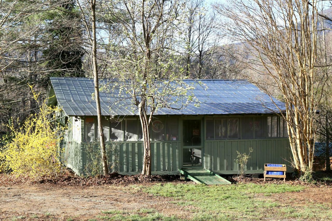 Pine Gables Cabins Villa Лейк Люр Екстериор снимка