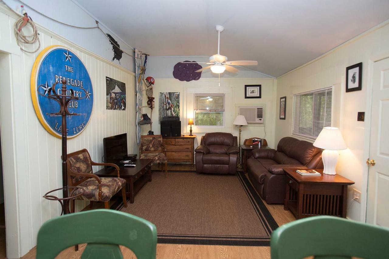 Pine Gables Cabins Villa Лейк Люр Екстериор снимка